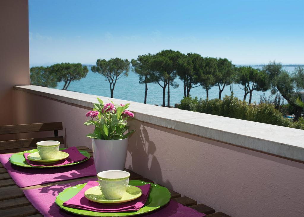 Garda Blue Lake Home Luxury Appartment Desenzano del Garda Exterior foto